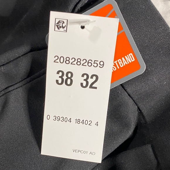 Dockers Men's Black Comfort Khaki Pleated Cuffed Relaxed Fit Pants 38x32 NWT - Picture 13 of 16